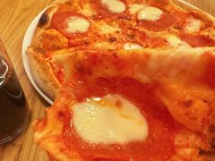 大眼肉披萨-城市大道红炉披萨烘焙坊