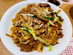 干炒牛河-顺风汤馆·广府粤菜(江宸天街店)
