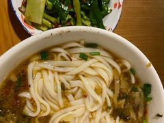 -矮子粉店1985·长沙米粉(湘春路店)