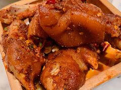 香烤飘香猪蹄-雀蓝川菜(奥体广场店)