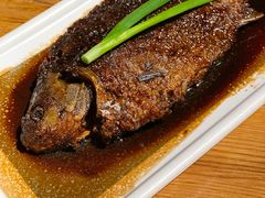 葱烤鲫鱼-荣小馆(杭州大厦店)