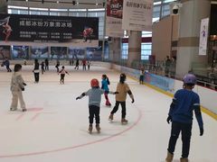 -成都冰纷万象滑冰场