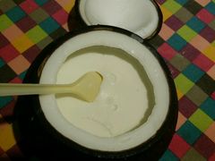 -志龙皇冠吃货椰子铺