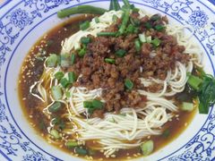 -渝之汇牛肉豌杂面