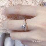 原来只是看中了女戒，特地跟男友到爱登珠宝看了样板