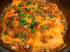 石锅海鲜酿豆腐-坛宗剁椒鱼头(河西王府井店)