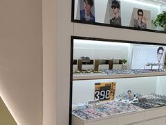 -J-Optical佳视明眼镜·蔡司视觉(青岛金茂览秀城店)