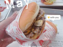 蘑菇牛肉汉堡-FATBURGER 特富客汉堡(外交公寓店)