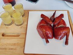 脆皮香烧乳鸽皇-汤城小厨(金融街店)
