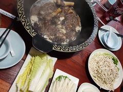 -茸梅路右拐龙虾-农家菜(松江店)