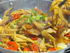 -三湘四水正宗湘菜(君峰路店)