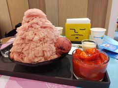 新鲜草莓棉花甜-Ice Monster冰馆·CNN评选全球十大甜品(国贸商城店)