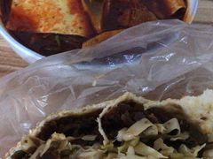 高炉烧饼-老字号杨坡红油米线腊汁肉夹馍(东四道巷店)