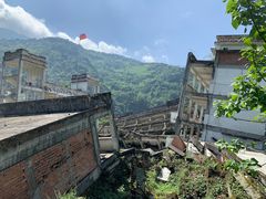 -四川汶川特大地震漩口中学遗址