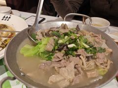 乐山嬢嬢翘脚牛肉-渔语鱼新川菜Bistro(万象天地店)