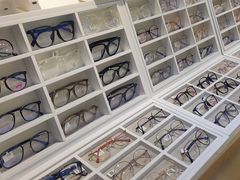 -沫芮眼镜·蔡司官方授权店(人民广场店)