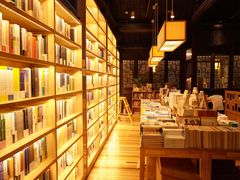 -猫的天空之城概念书店(杭州南宋御街店)