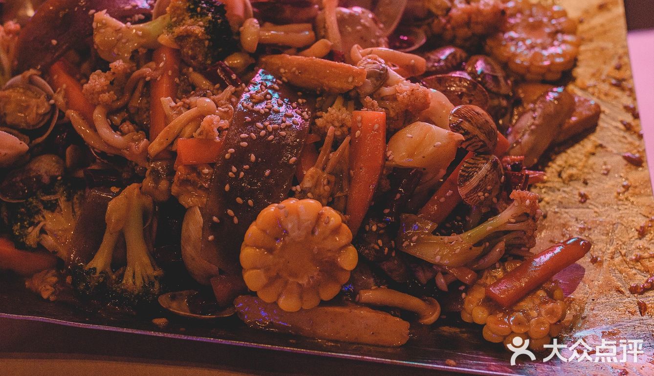 余姚探店｜抓麻铁锹手抓麻海鲜酒馆