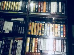 -钟书阁(松江泰晤士小镇店)