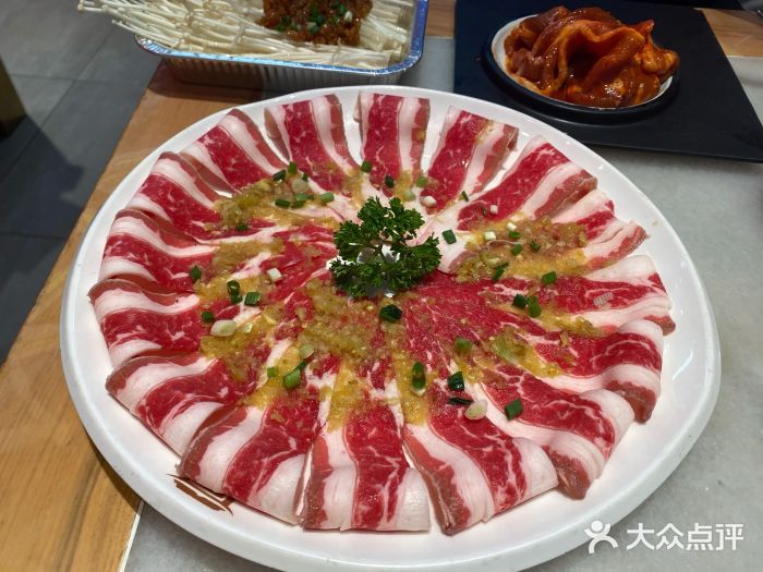 韩宫宴炭火烤肉(龙湖天街店)秘制咸鲜肥牛图片