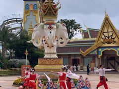 -七彩云南欢乐世界