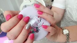 -小红楼美甲美容中心