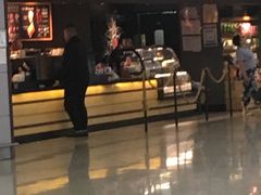 门面-星巴克(浦东机场T2到达店)