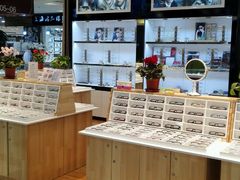 -MiRi眼镜连锁·蔡司·尼康控优点合作店(莘庄店)
