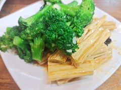 -农夫大盘鸡(经八路总店)