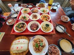 -蓝田九大碗民俗食府(蓝田店)