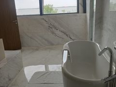 -上海滴水湖皇冠假日酒店