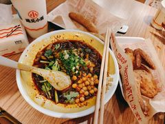 小小酸辣粉-遇见小面(凯德广场店)