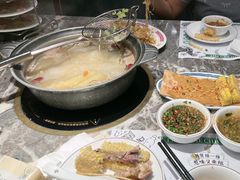 -禄婶鸡煲·打边炉