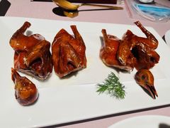 脆皮乳鸽-新荣记(BFC外滩金融中心店)