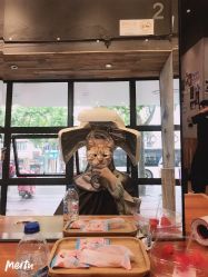 -PE SALON