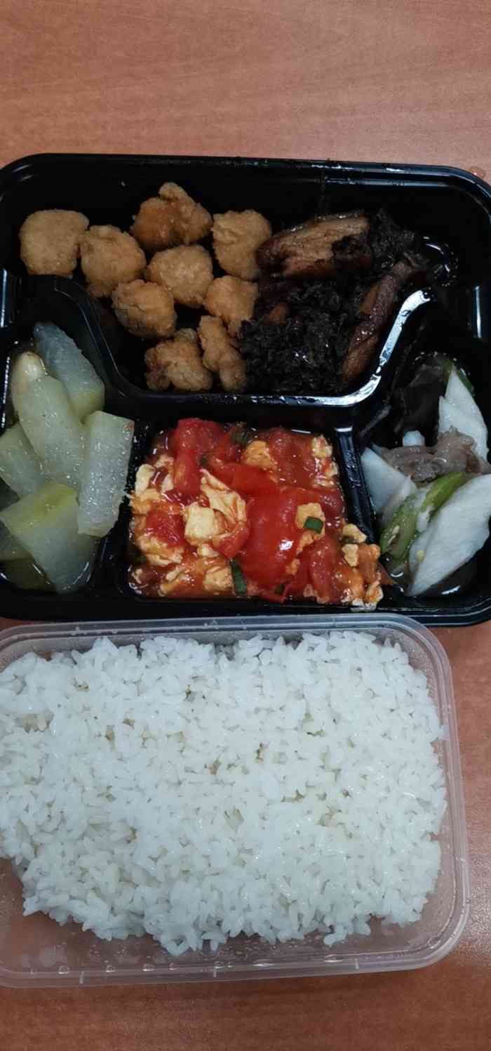 人匿名用户2021年4月8日打分「卤肉饭」是太好吃了 打包凉掉了都好吃