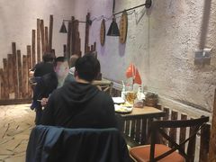 大堂-何师烧烤·香辣蟹·川菜·30年老品牌(太古里旗舰店)