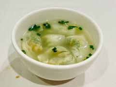 蟹粉小馄饨-新光酒家方亮蟹宴(黄浦店)