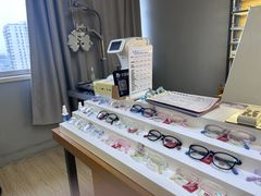 -优医视平价眼镜蔡司依视路折扣工厂店(德胜门店)