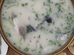 -美顺香食府鱼头老店(雪野湖店)