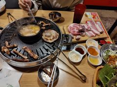 -江南猪肉商会无限续吃(弘大店)
