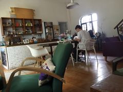 -彳亍咖啡·这里(水湾路店)