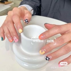 -悦指间美甲美睫