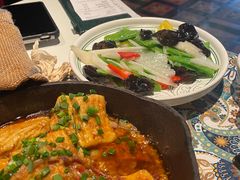 -云海肴·汽锅鸡·云南菜(天山百盛优客店)