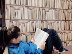 -钟书阁(松江泰晤士小镇店)