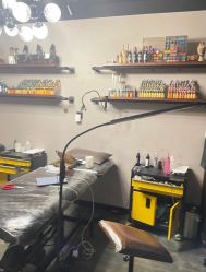 -鳌首刺青纹身 穿孔饰品店