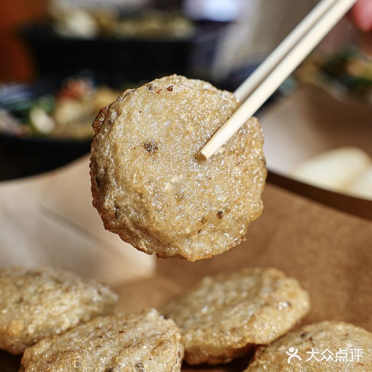 终于吃上步行街这家大排长龙的鱼皮一哥🉑️