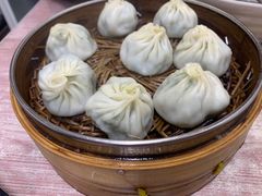荠菜鲜肉小笼包-曼曼汤包(建国西路店)