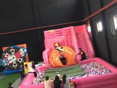 -嘿哟动霸CHUA·新潮玩运动娱乐中心·蹦床滑冰团建乐园
