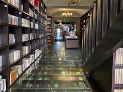 -钟书阁(松江泰晤士小镇店)